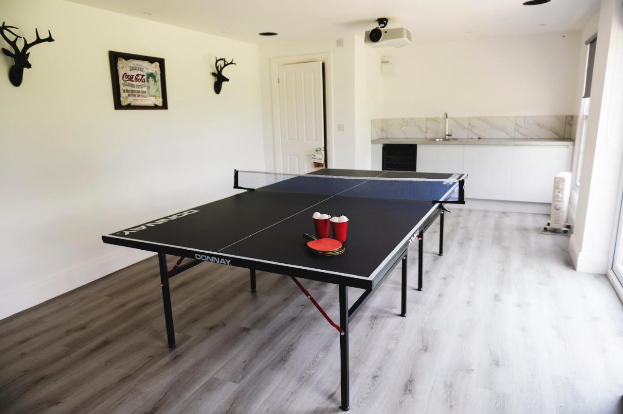 Large Country House - Hot Tub - Pool Table - Bbq - 5 Bedrooms - Log Burner Three Legged Cross Eksteriør billede