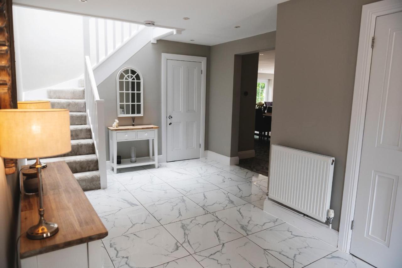 Large Country House - Hot Tub - Pool Table - Bbq - 5 Bedrooms - Log Burner Three Legged Cross Eksteriør billede