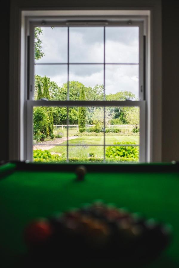 Large Country House - Hot Tub - Pool Table - Bbq - 5 Bedrooms - Log Burner Three Legged Cross Eksteriør billede