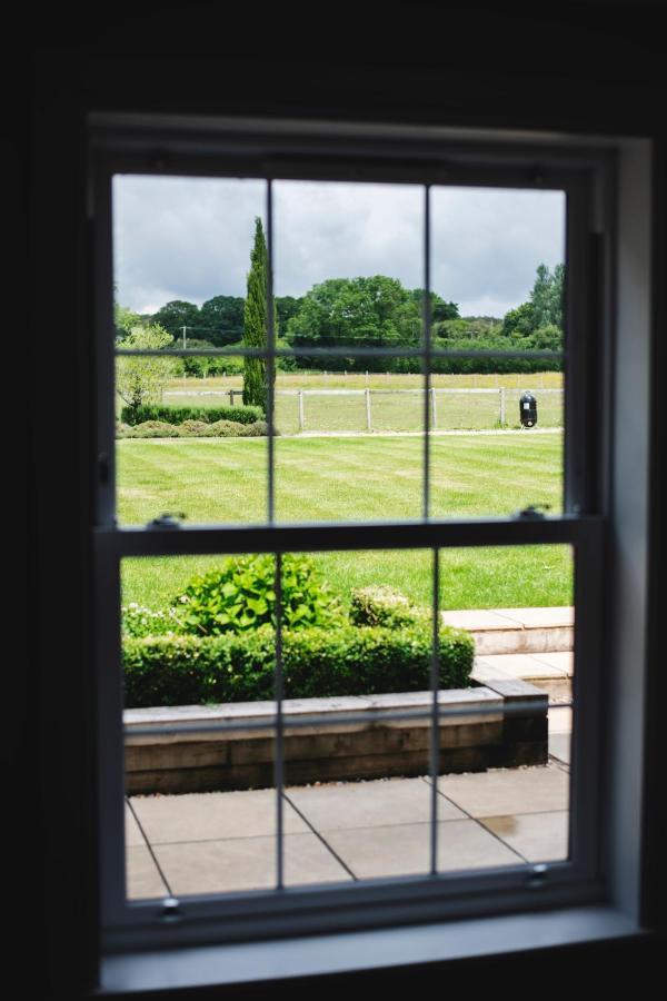 Large Country House - Hot Tub - Pool Table - Bbq - 5 Bedrooms - Log Burner Three Legged Cross Eksteriør billede