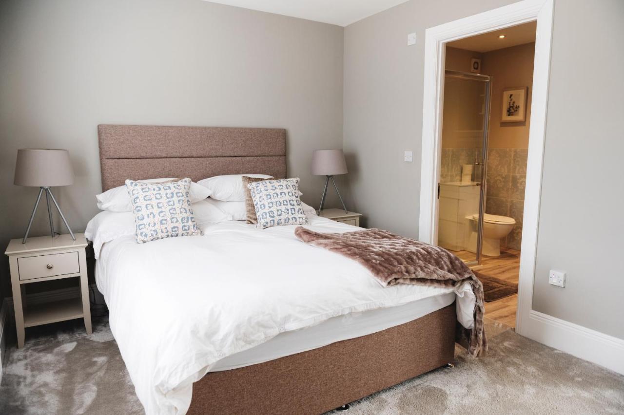 Large Country House - Hot Tub - Pool Table - Bbq - 5 Bedrooms - Log Burner Three Legged Cross Eksteriør billede