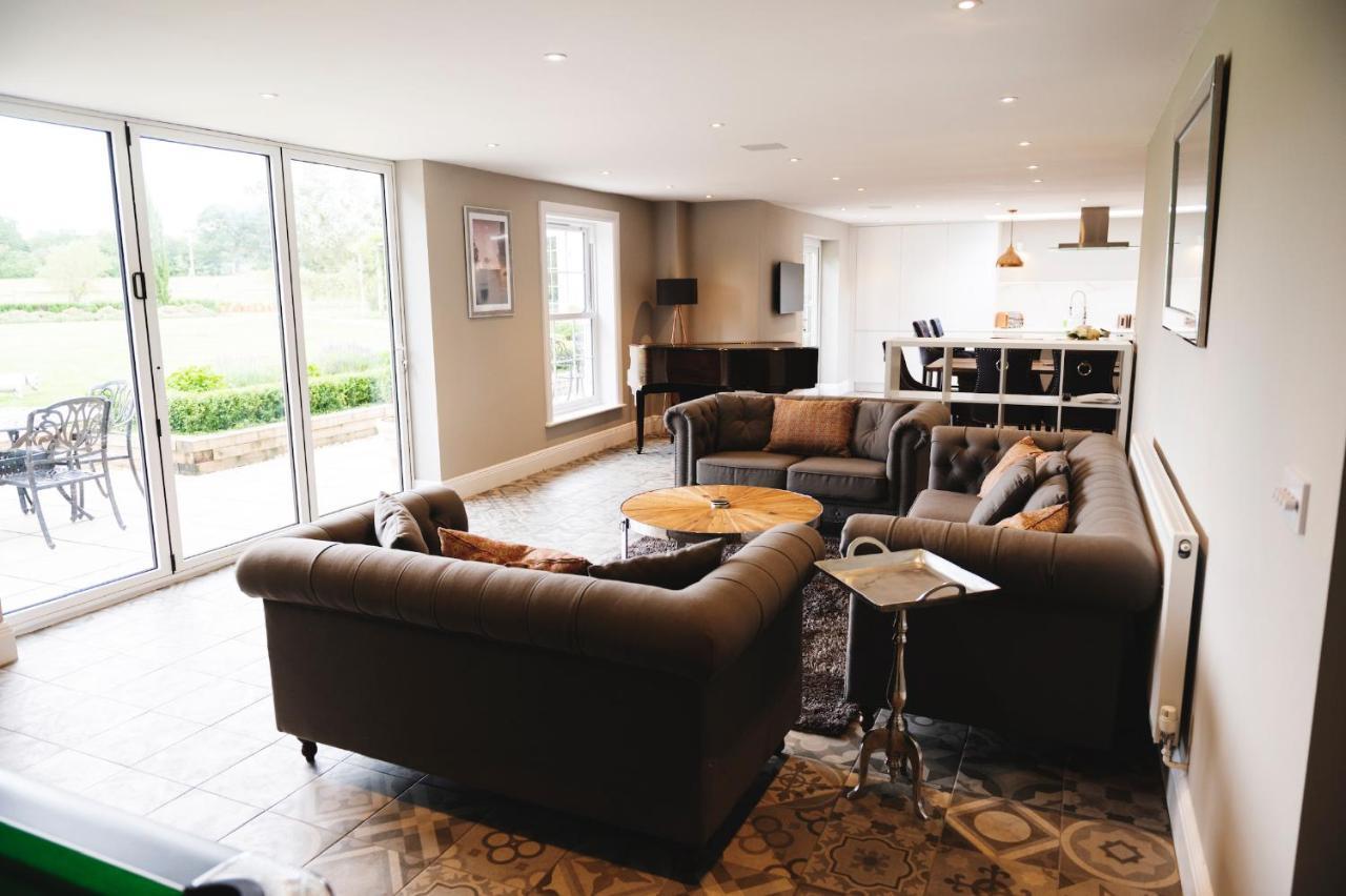 Large Country House - Hot Tub - Pool Table - Bbq - 5 Bedrooms - Log Burner Three Legged Cross Eksteriør billede